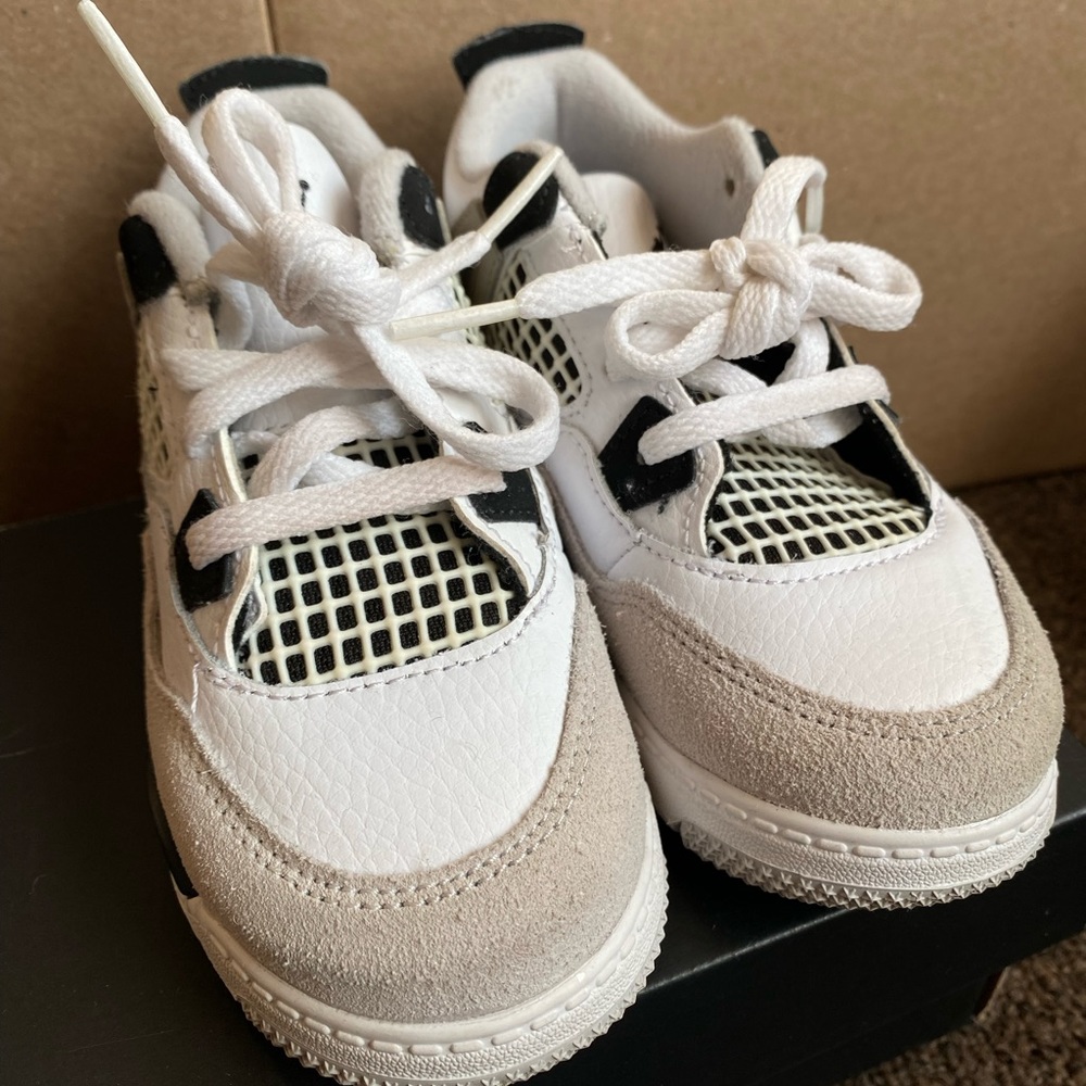 Toddler Jordan 4 Retro “Military Black” - Picture 7 of 7